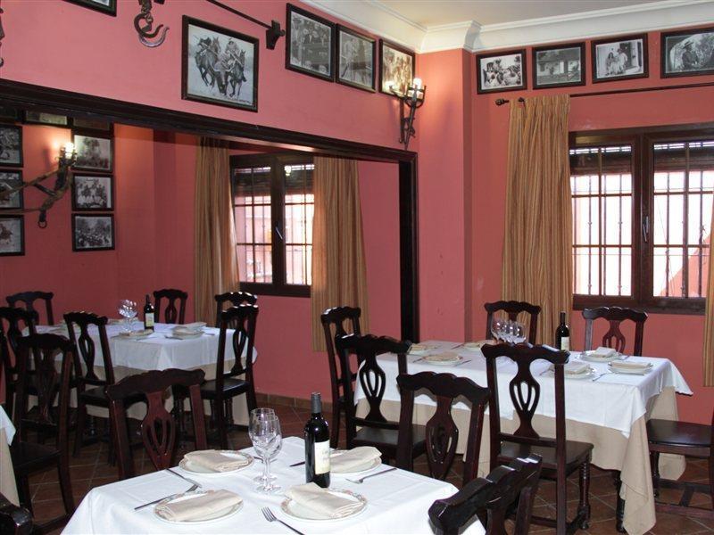 Hostal Pechi Huévar Kültér fotó